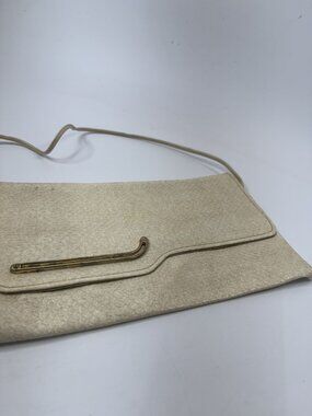 Vintage Beige Snake Print Shoulder Bag With Gold-Tone Accent & Snap Closure Inne